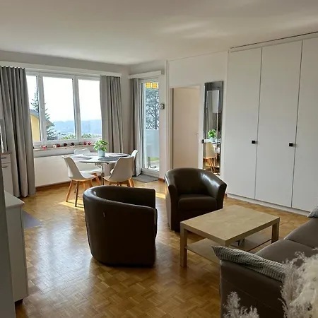 Swiss Apartment *